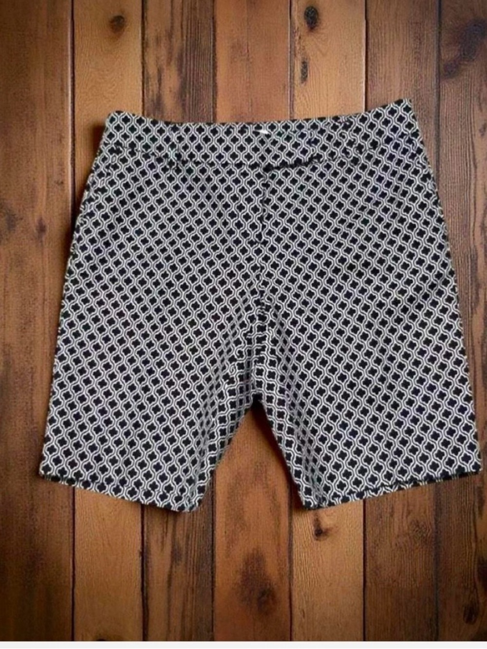 Katherine Barclay Black & White Geometric Flat-Front Shorts